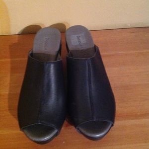 Chocolat Blue wynn peep toe